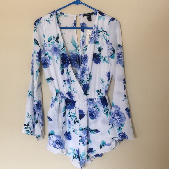 Forever 21 Other - Selling a cute, summery romper! 🦋